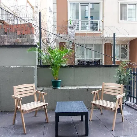Cute Stylish 1br Flat W Priv Terrace & Gym #17 Estambul